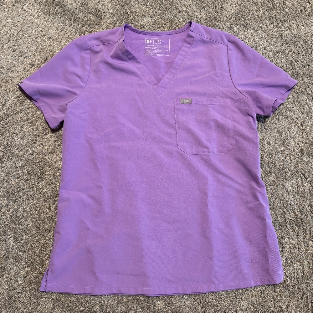 FIGS Women’s Catarina scrub top - Lilac Dawn/M